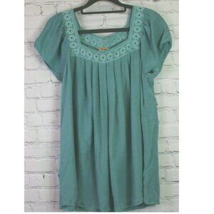 Ella Moss Regular Women's size M Medium Green Pullover Eyelet Rayon Top Size M